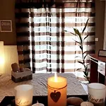 Central Bright Studio With Balkony