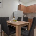 Kosmos Sevice Apartment Family City Center 4A