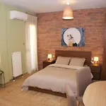 Super Cute & Cozy Mini Studios In City Center