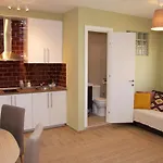 Super Cute & Cozy Mini Studios In City Center
