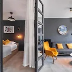 Home Cinema At The Center Of Thessaloniki