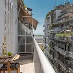 Superb Apartment In City Center.