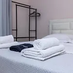 Luxury Downtown Apartment E1