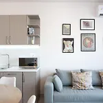 Daphne By Halu! : Downtown Family Penthouse