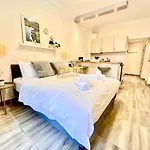 Cozy Condo In Thessaloniki