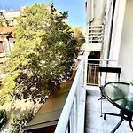 Cozy Condo In Thessaloniki
