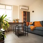 Central Old Town- Ladadika Apartment
