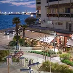 F & B Collection - Luxury Seafront 2 Bedroom Apartment