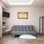 Aristotle Spot, City View Apartment By Binobi!