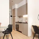 Zenou 24 Downtown Apartment
