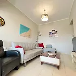 City Center/Navarinou Modern Apt. With Queen Bed