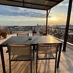 180° Rooftop View