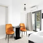 Velvet Luxury Studios In The City Center By Binobi!
