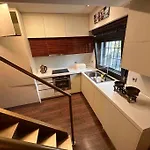 George\'S Garden House