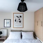 Pomegranate Luxury Penthouse Maisonette With Beautiful Terrace & Free Parking By Binobi !