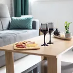 New Luxury Apartment In Downtown