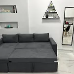 Ellis Oasis Apartment
