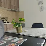 El Mar Apartments