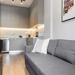Stylish And Renovated Retreat In Thessaloniki: Cozy Apartment At Ioulianou 33
