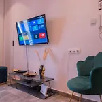 Thesspacious Apartment