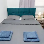 Modern Apt Upon Tsimiski