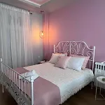 Retro House With Garden In Anopoli