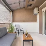 Bella Vista Apartment In The City Center By Binobi!