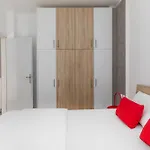 Raspberry Apt By Halu! Apartments