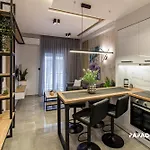 P Deluxe Suites 5