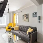 Modern Lifestyle Apt In The Heart Of The City