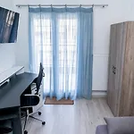 Kosmos Service Apartment Near Turkish Consulat And Saint Dimitrious Church With Additional Cost Parking