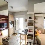 Bright & Central Apartment