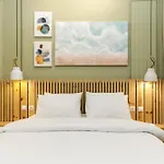 Infinity & Beyond By Halu! - Seafront Apartments