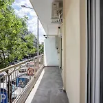 Downtown Stylish Apartment 2