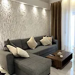 Modern And Comfort Apartment