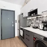 Downtown Stylish Apartment 4