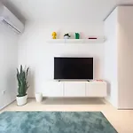 Homevision - Boutique Pop Up Condo - City Center
