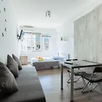 Modiano Studios Center-Your Urban Stay
