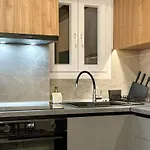 Luxury Downtown Apartment D1