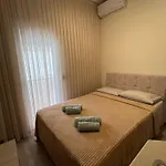 Aristotelous Square Apartment