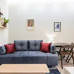 Navarinou Hideaway