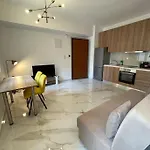 Luxury No1 Ladadika Apartment