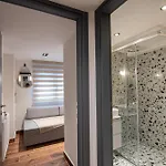 Luxe Loft Near Seaside