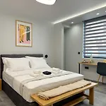 Luxury Downtown Apartment Α6