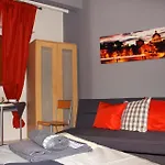 Impeccable 1-Bedroom Apartment Center
