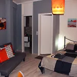 Impeccable 1-Bedroom Apartment Center
