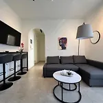 Homevision - Minimal, Quiet And Central