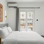 Lyon Suite By Alchemia Parking