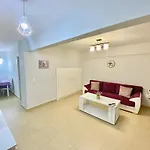 La Petite Maison Nicole