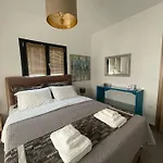 Natalie\'S Urban Condo